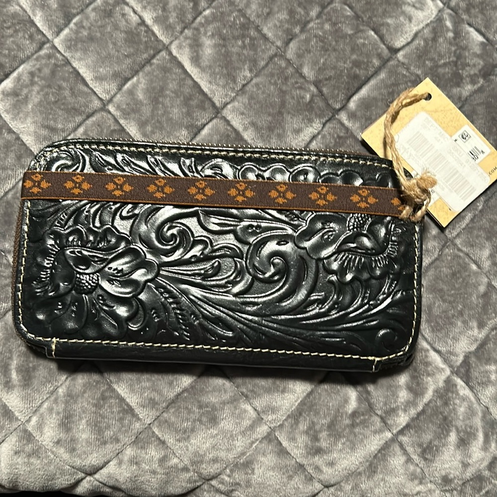 Patricia Nash black wallet !